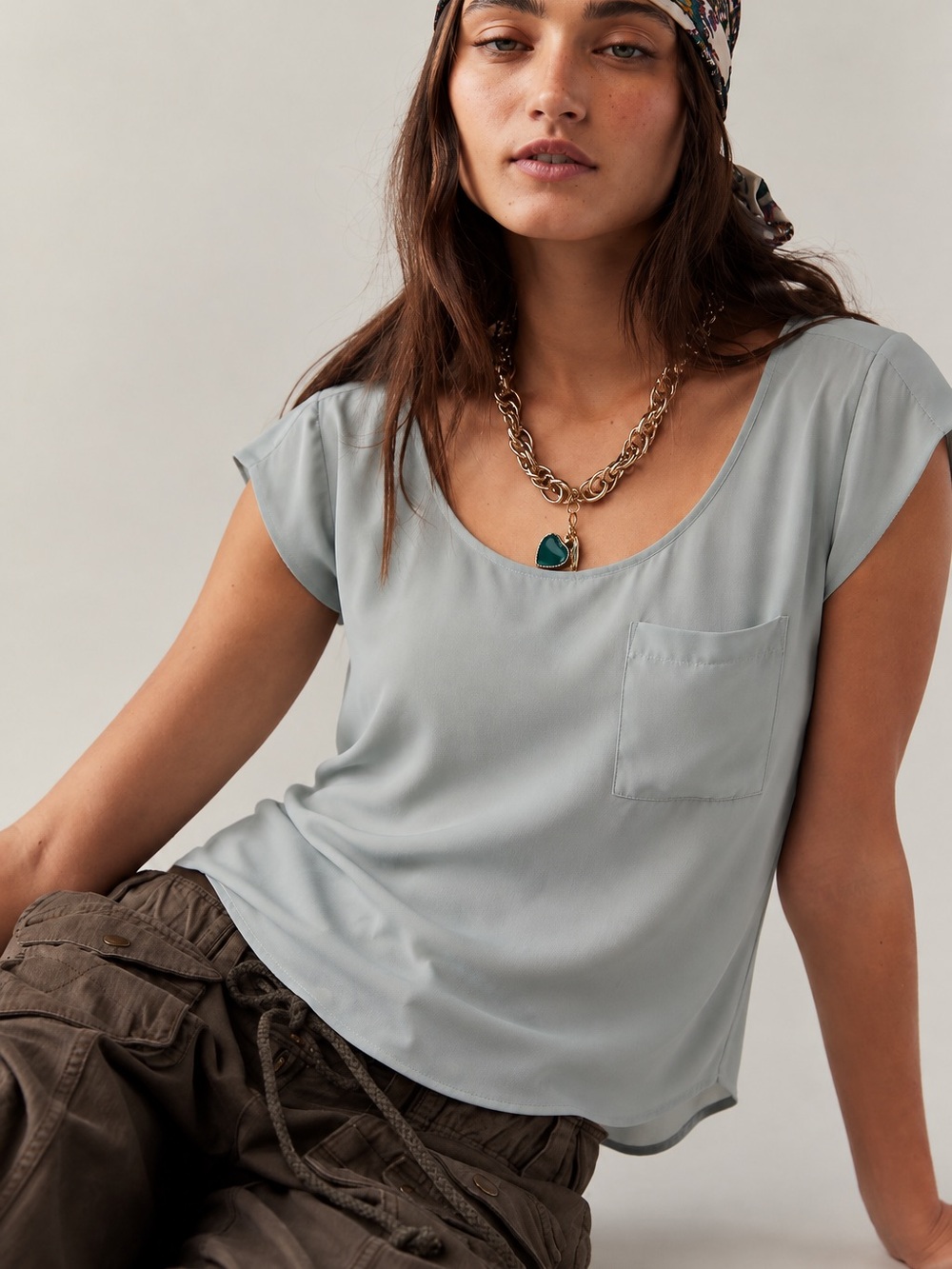 317. Light Gray Scoop Neck Pocket Women's Top